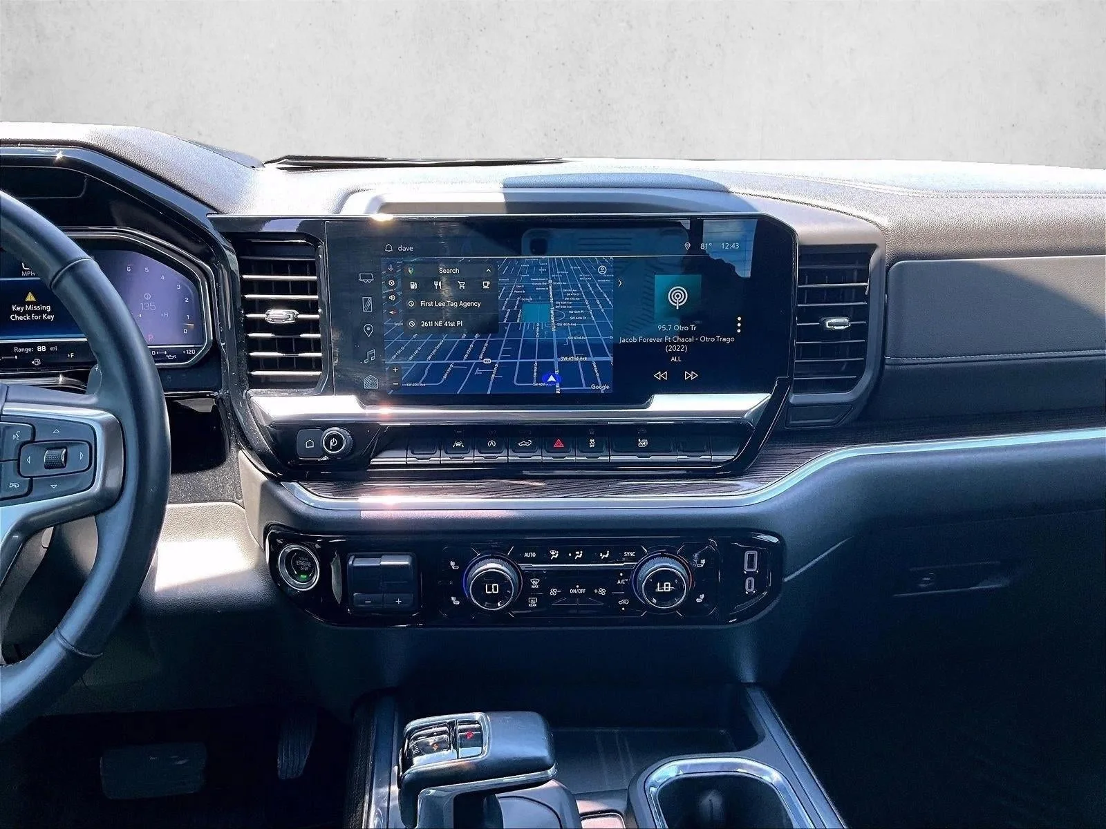 2025 Chevrolet Silverado 1500 RST photo 8