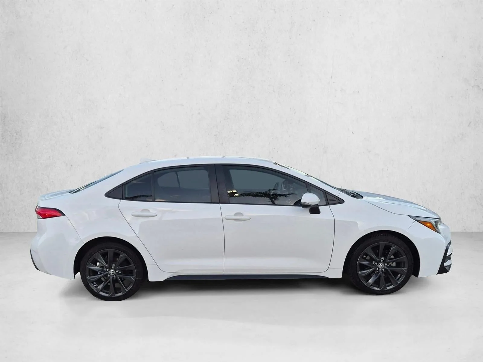 2024 Toyota Corolla SE CVT (Natl) photo 4
