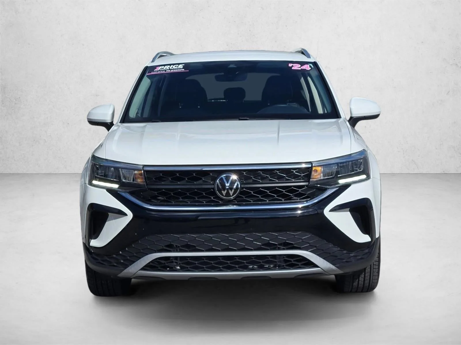 2024 Volkswagen Taos SE FWD photo 2
