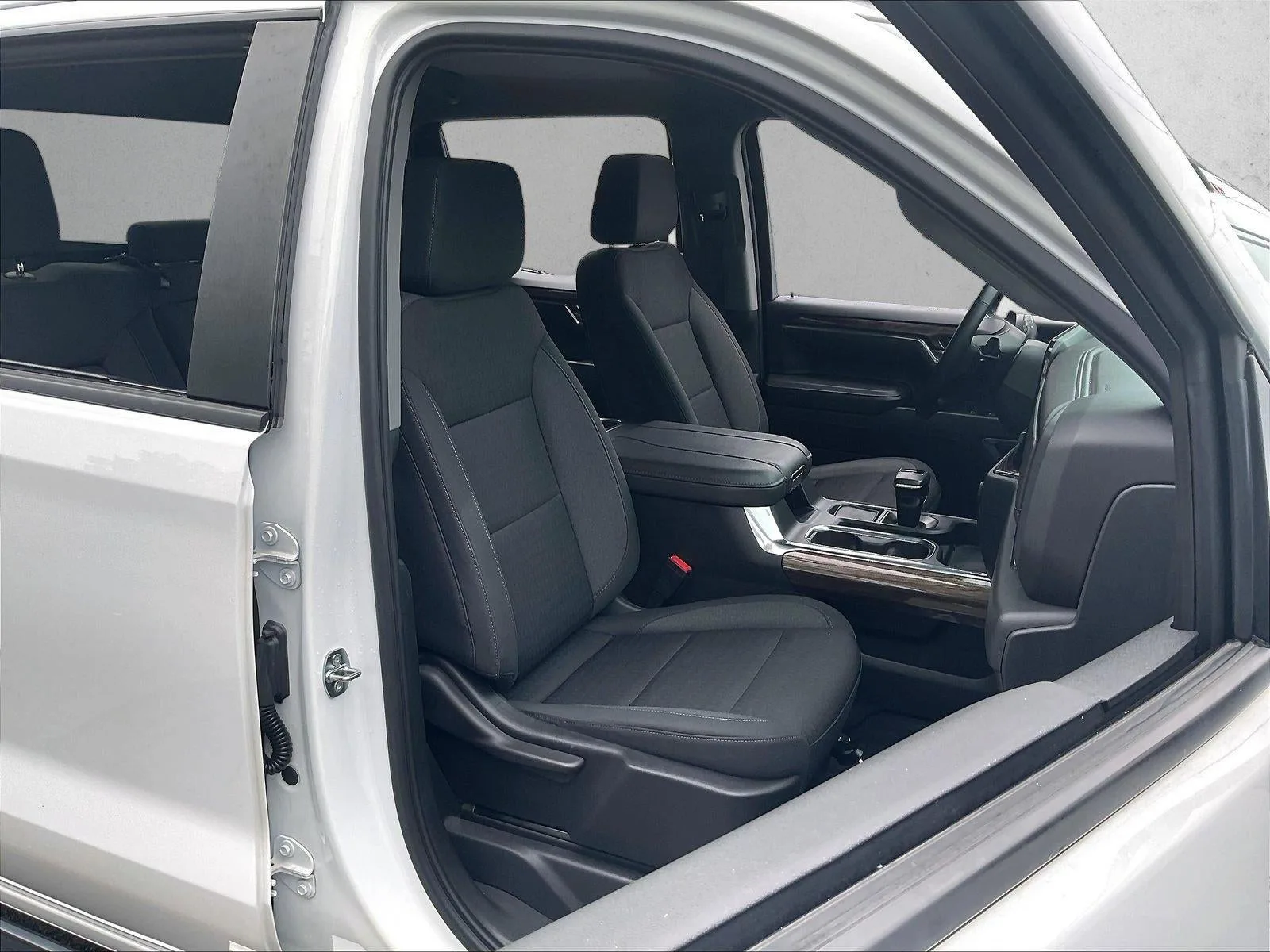 2023 Chevrolet Silverado 1500 LT photo 9