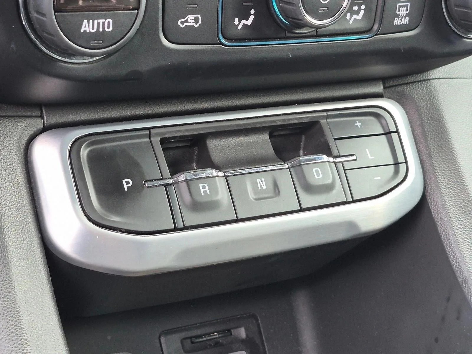2021 GMC Acadia FWD SLT photo 8