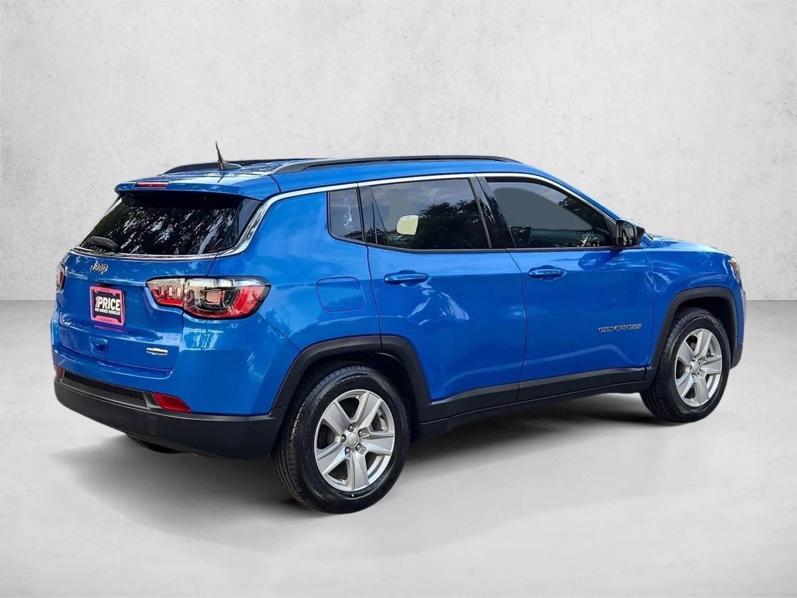 2022 Jeep Compass Latitude FWD photo 5