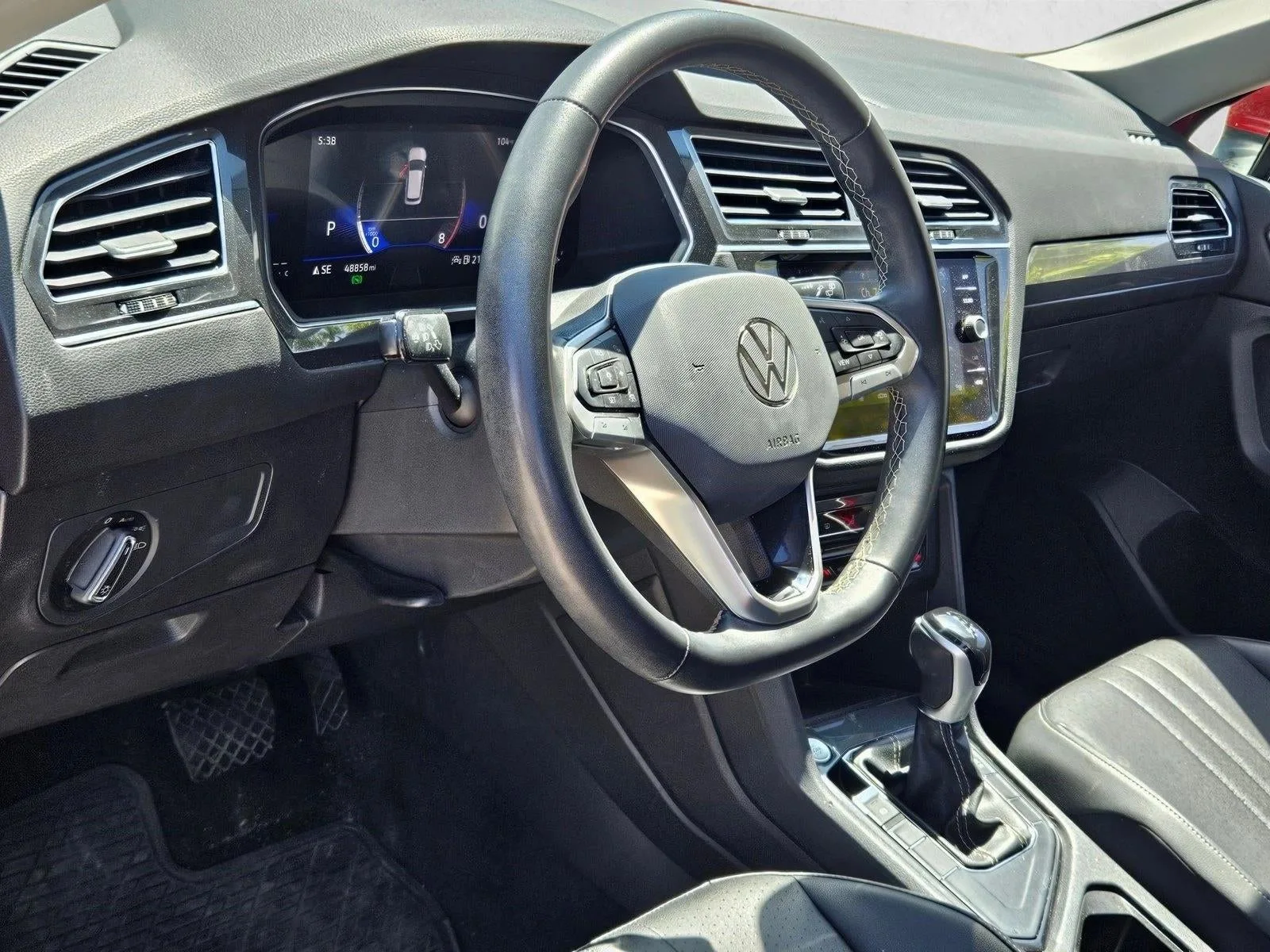 2023 Volkswagen Tiguan 2.0T SE FWD photo 9