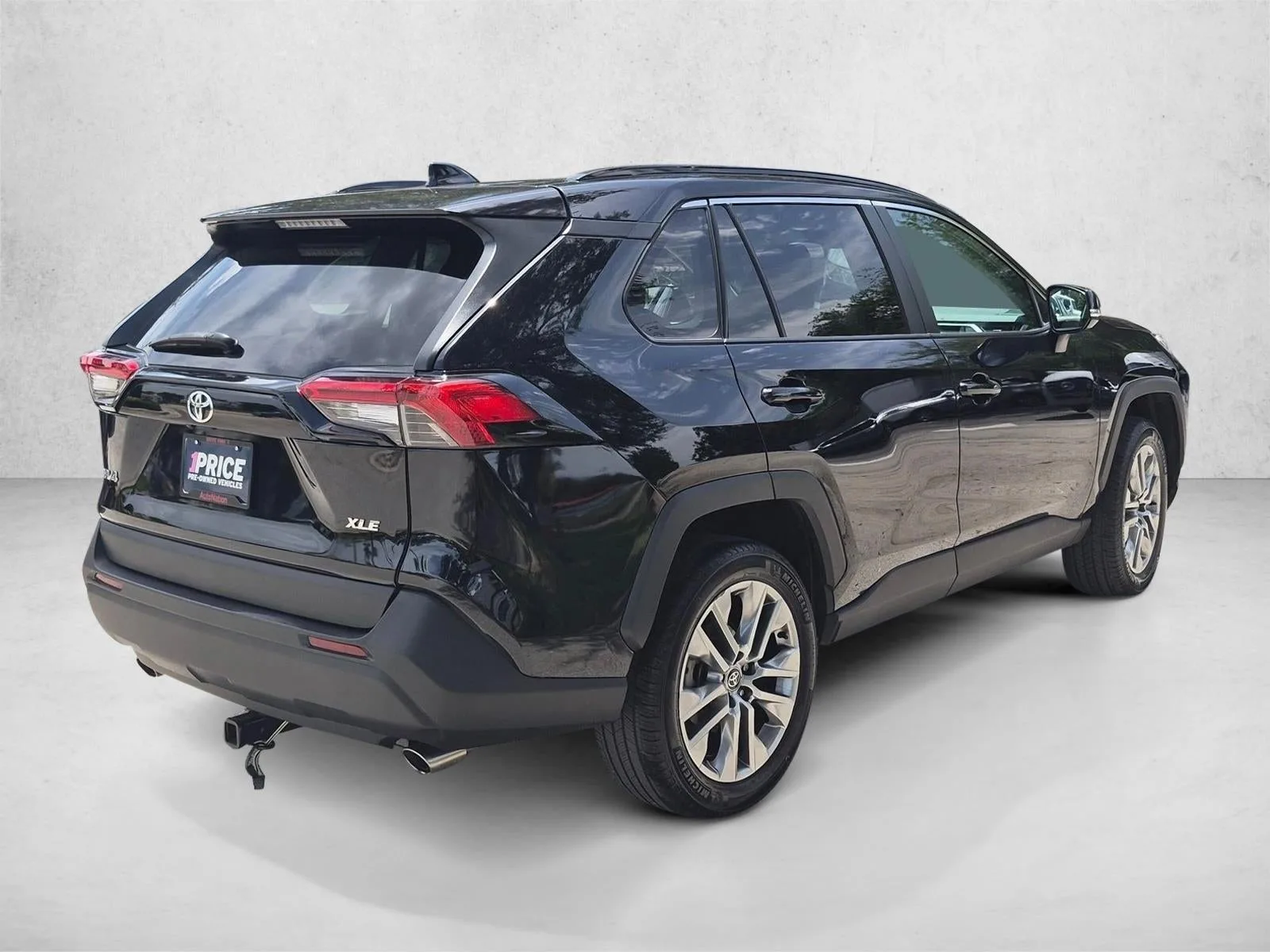 2022 Toyota RAV4 XLE Premium FWD (Natl) photo 5