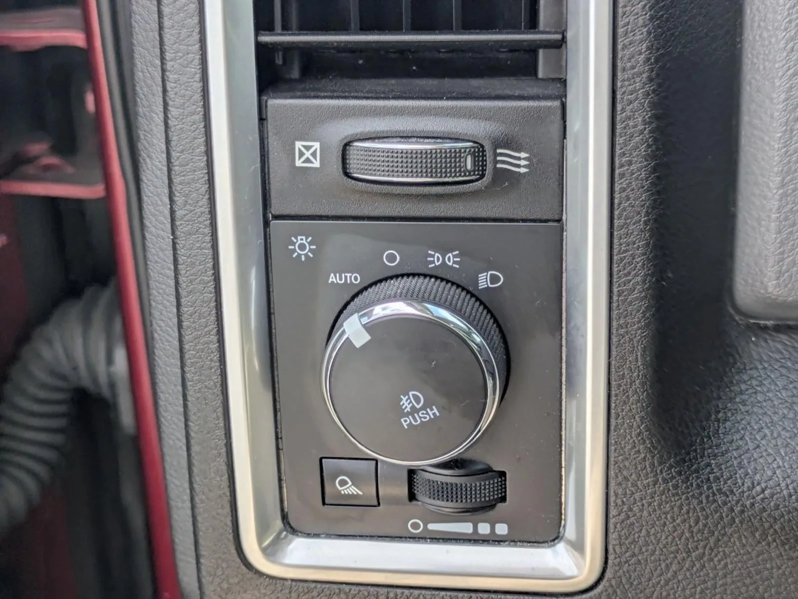 2019 RAM 1500 Classic Big Horn Crew Cab 4x2 6'4" Box photo 12