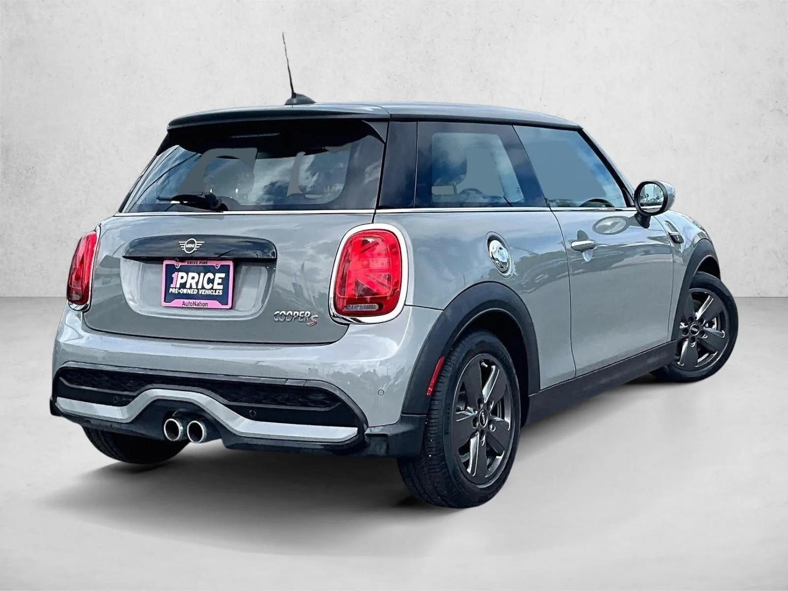 2022 MINI Hardtop Cooper S photo 2
