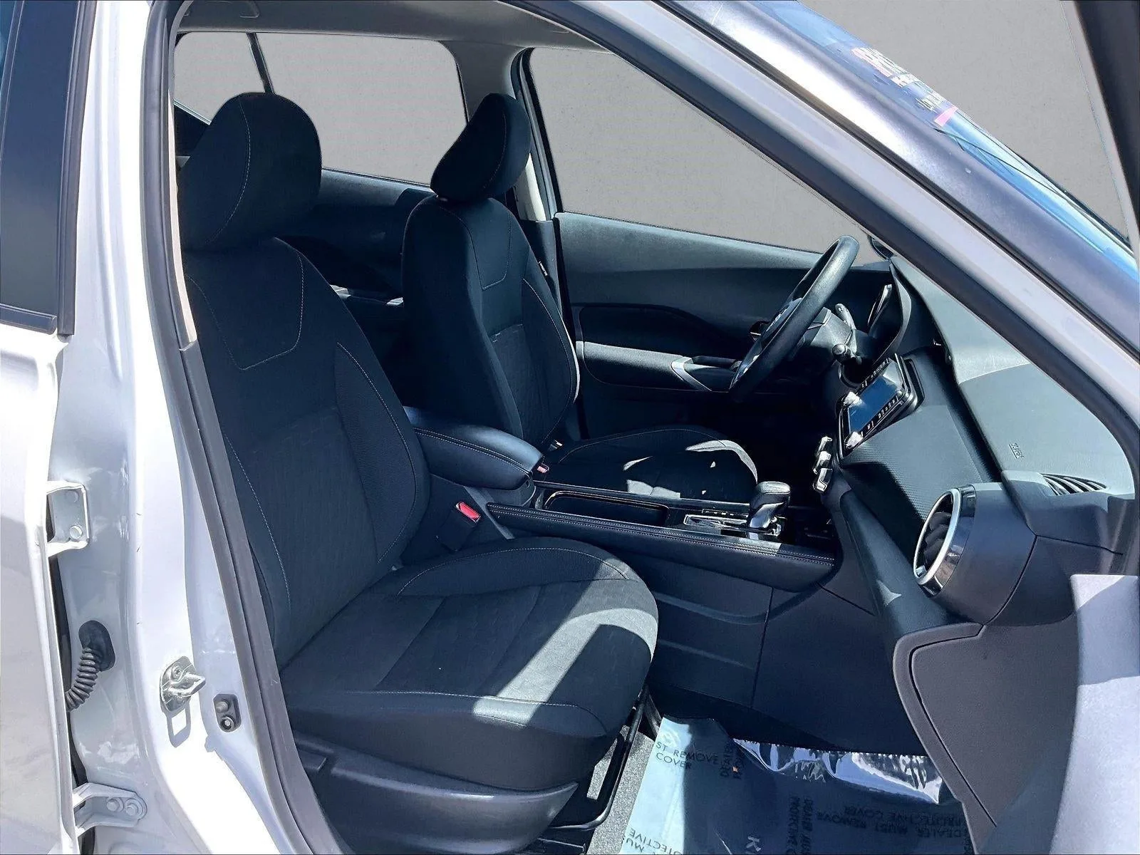 2023 Nissan Kicks SV photo 9
