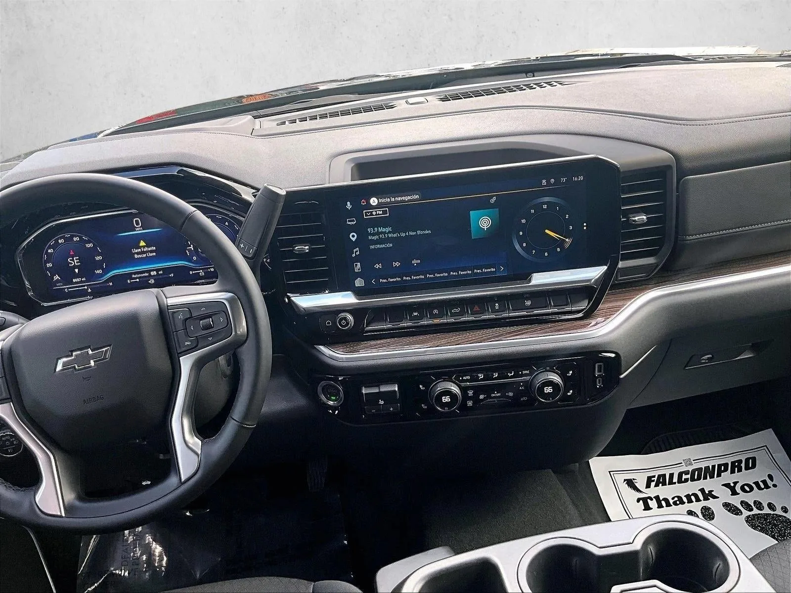 2025 Chevrolet Silverado 1500 RST photo 8