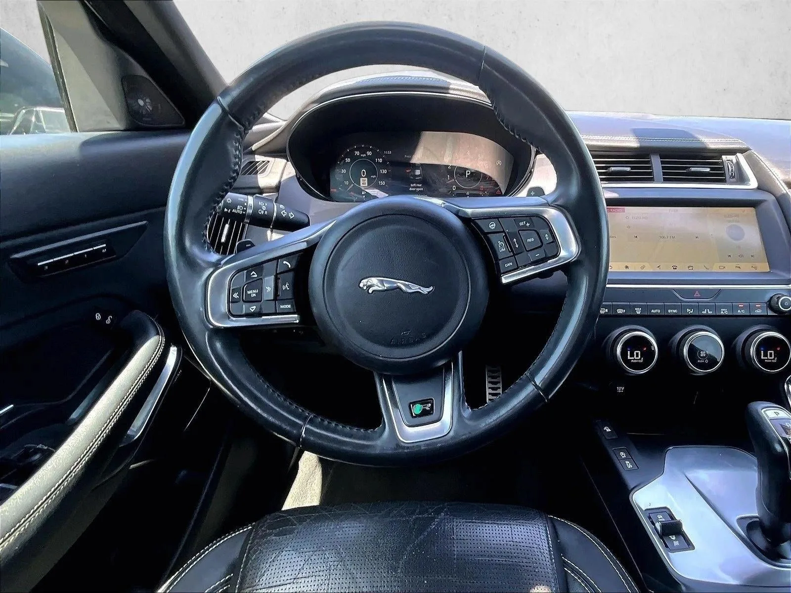 2018 Jaguar E-PACE R-Dynamic SE photo 7