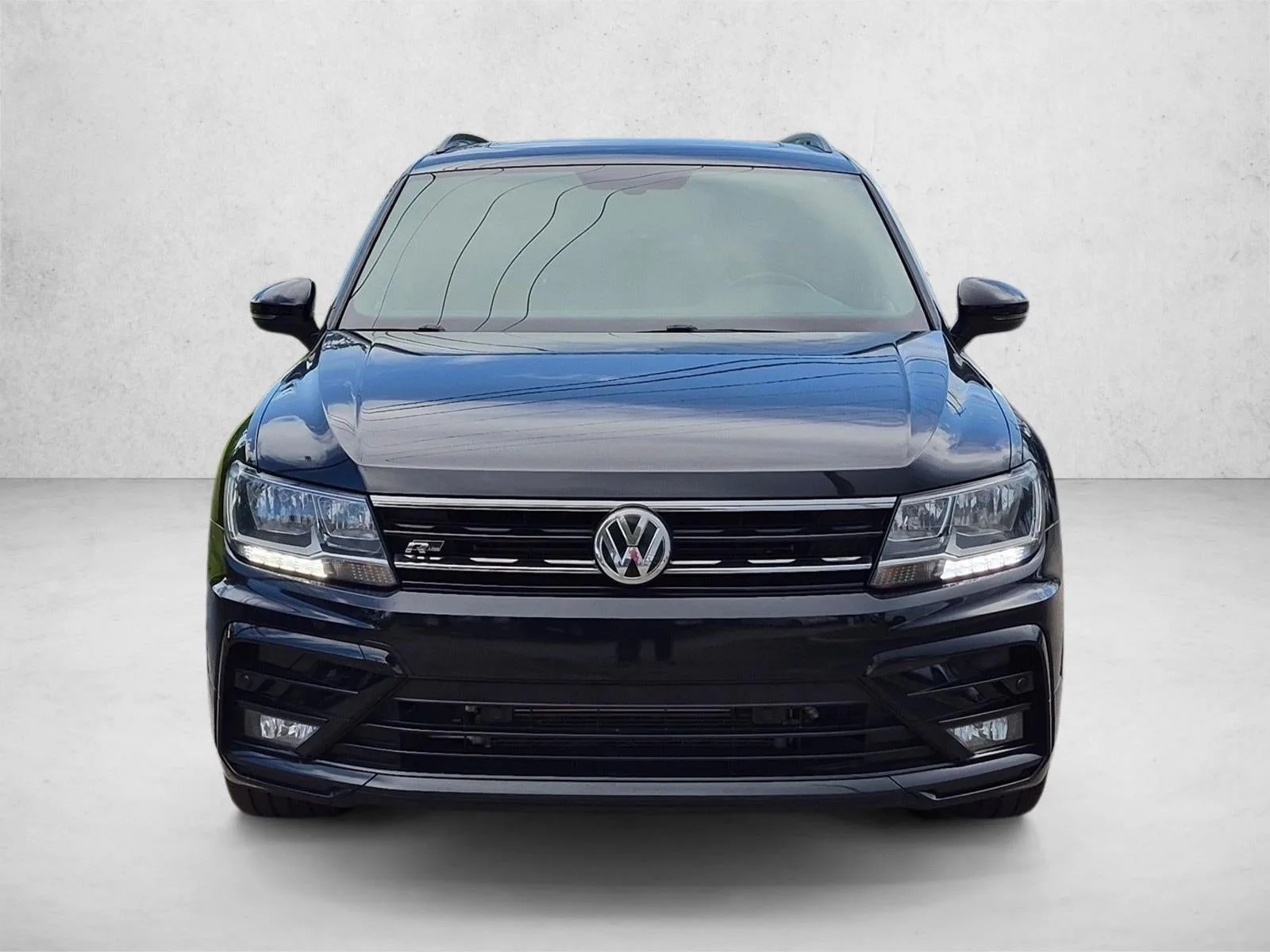 2021 Volkswagen Tiguan 2.0T SE photo 2