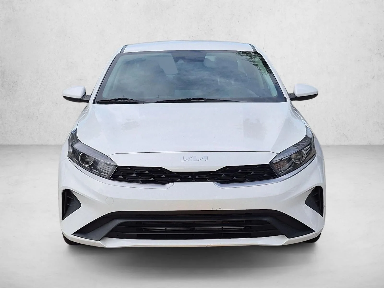 2023 Kia Forte LXS IVT photo 2