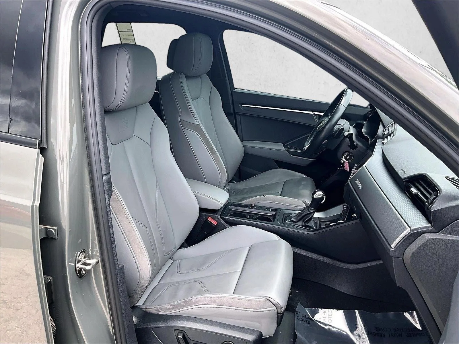 2022 Audi Q3 Premium Plus 45 TFSI S line quattro Tiptronic photo 9