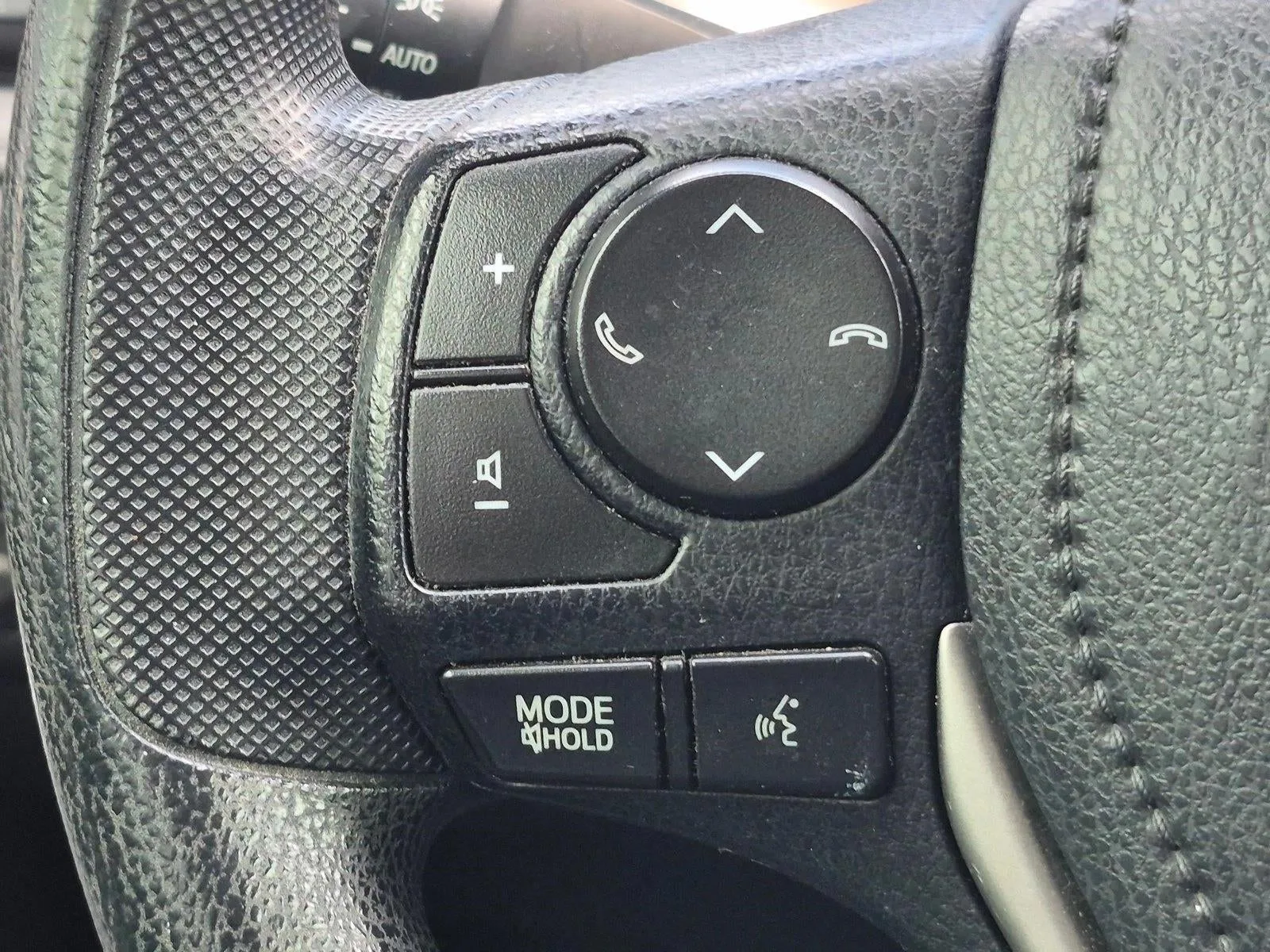 2018 Toyota RAV4 LE photo 7