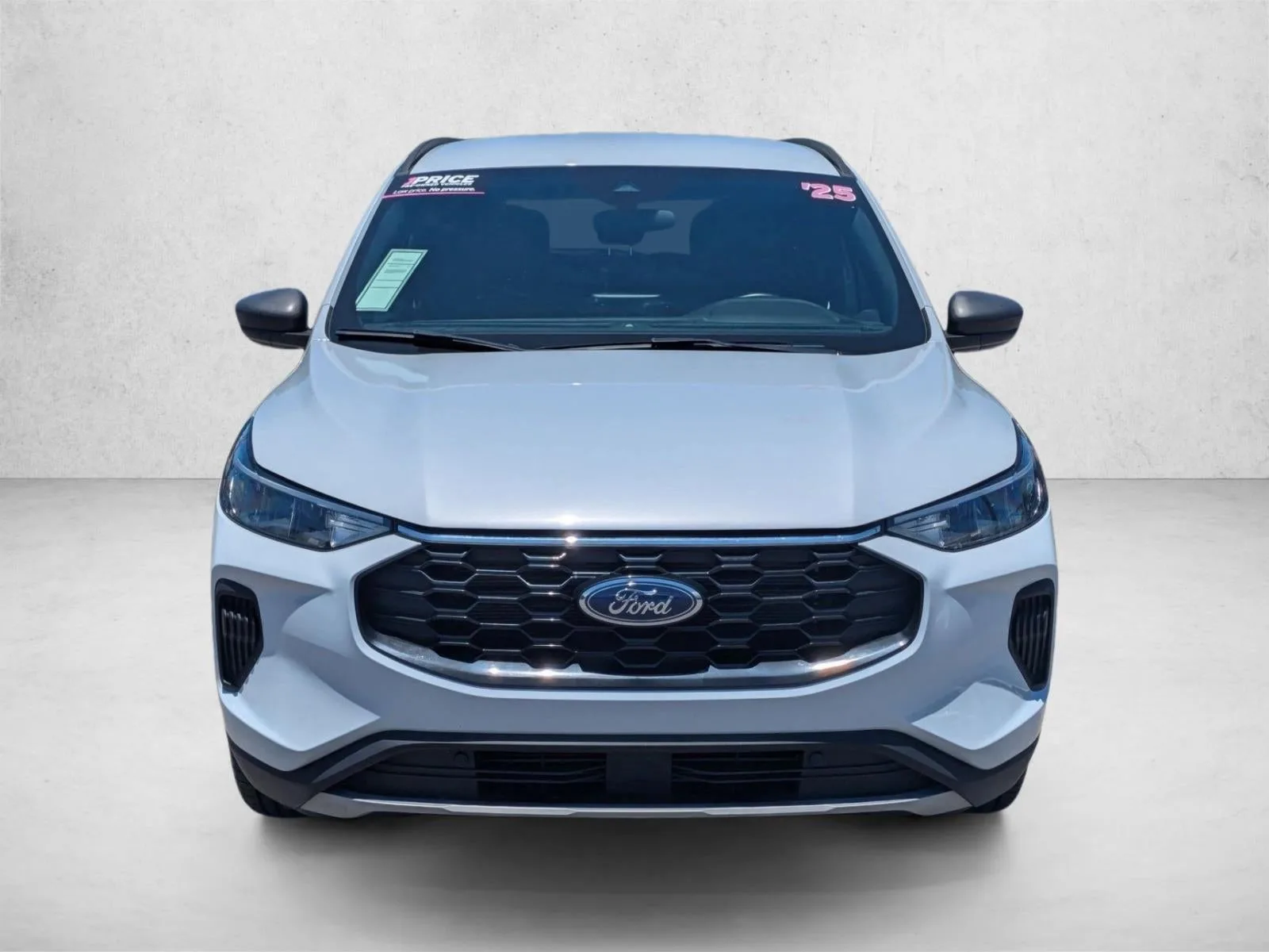 2025 Ford Escape ST-Line FWD photo 2