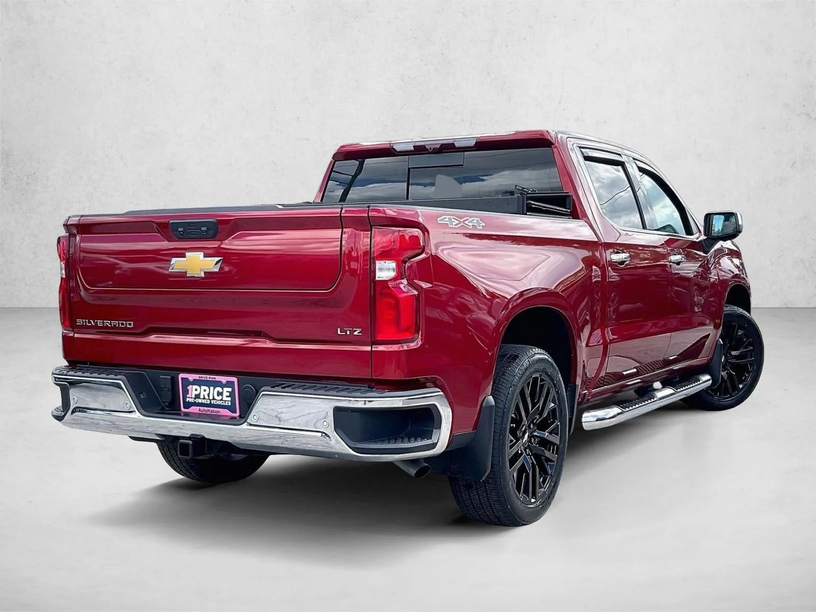2025 Chevrolet Silverado 1500 LTZ photo 2