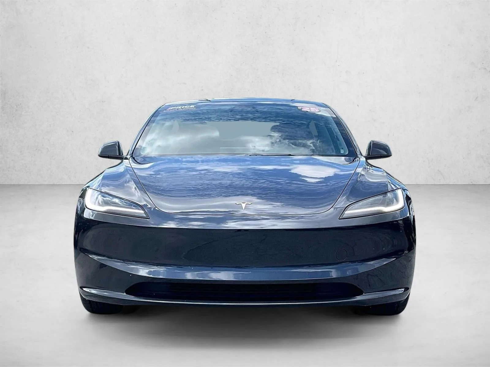 2025 Tesla Model 3 Long Range photo 3