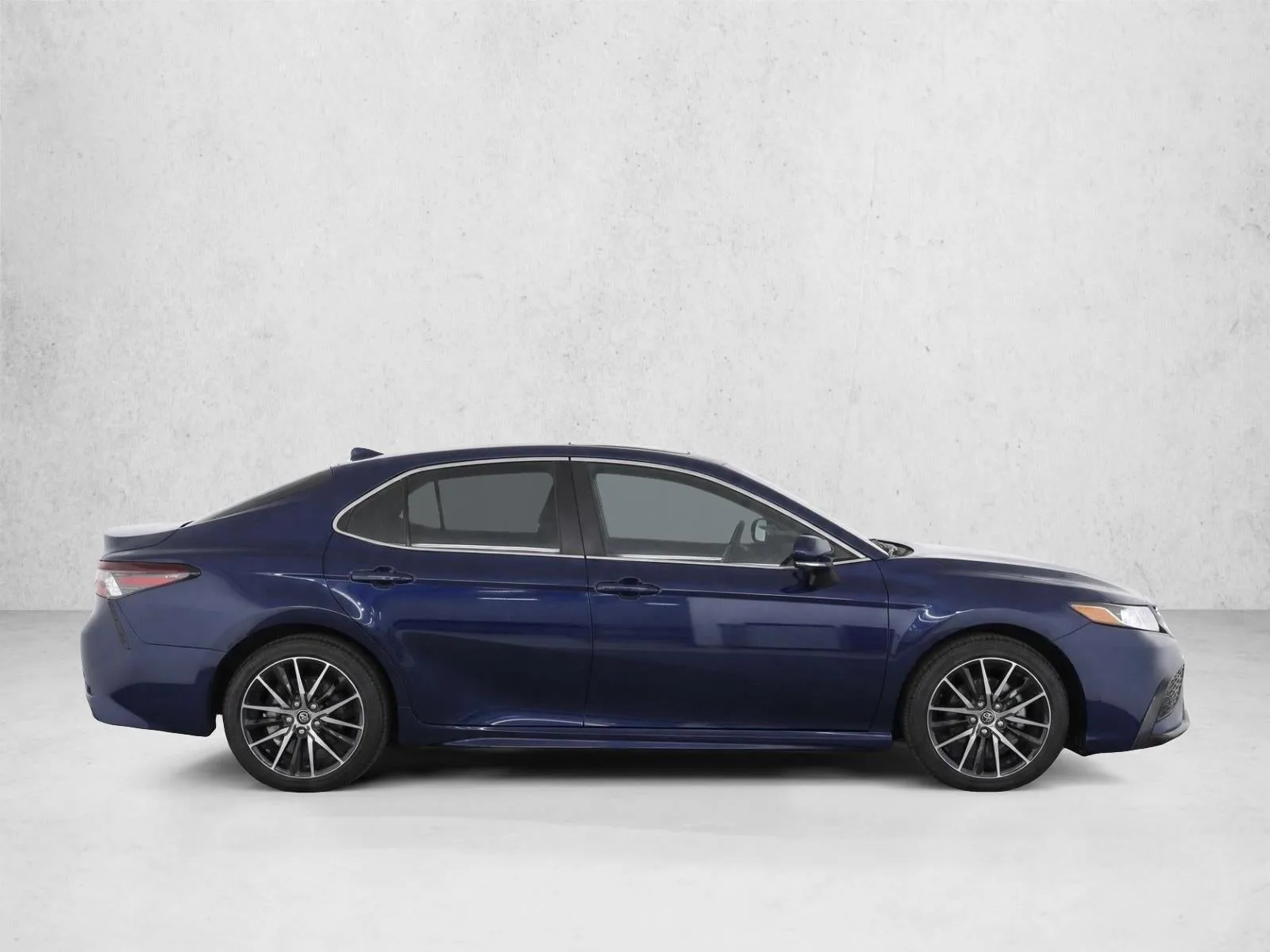 2022 Toyota Camry SE Auto (SE) photo 8