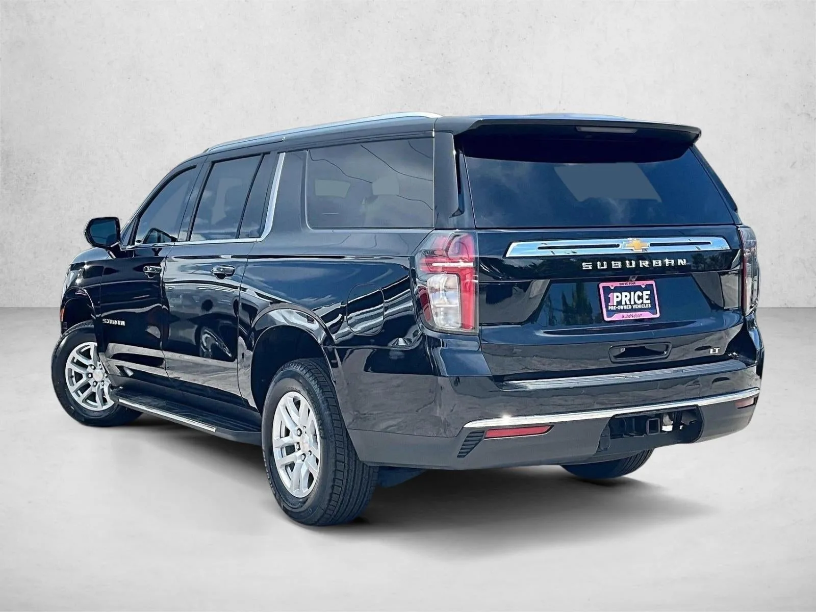 2024 Chevrolet Suburban LT photo 12