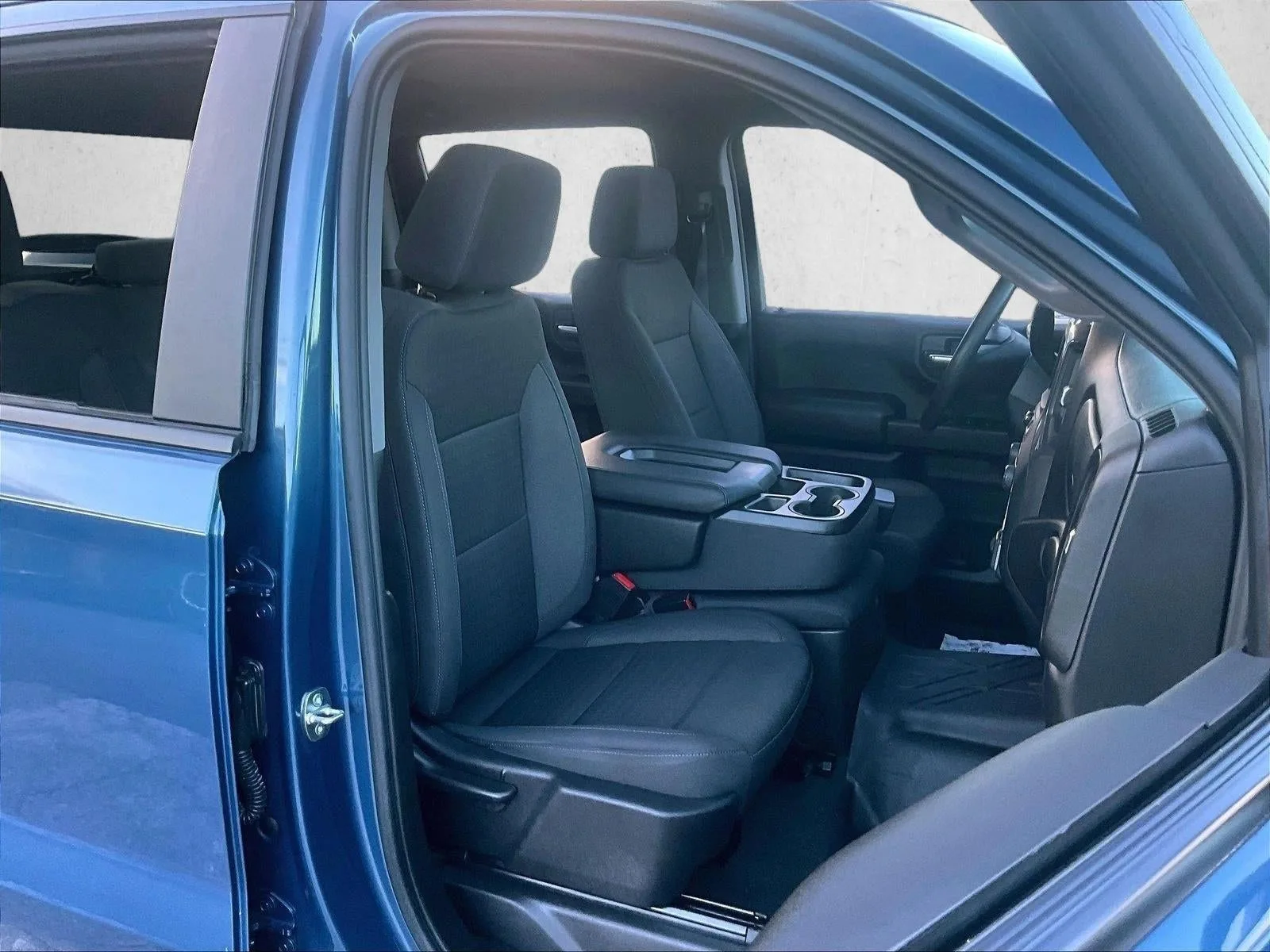 2024 Chevrolet Silverado 1500 Custom photo 9