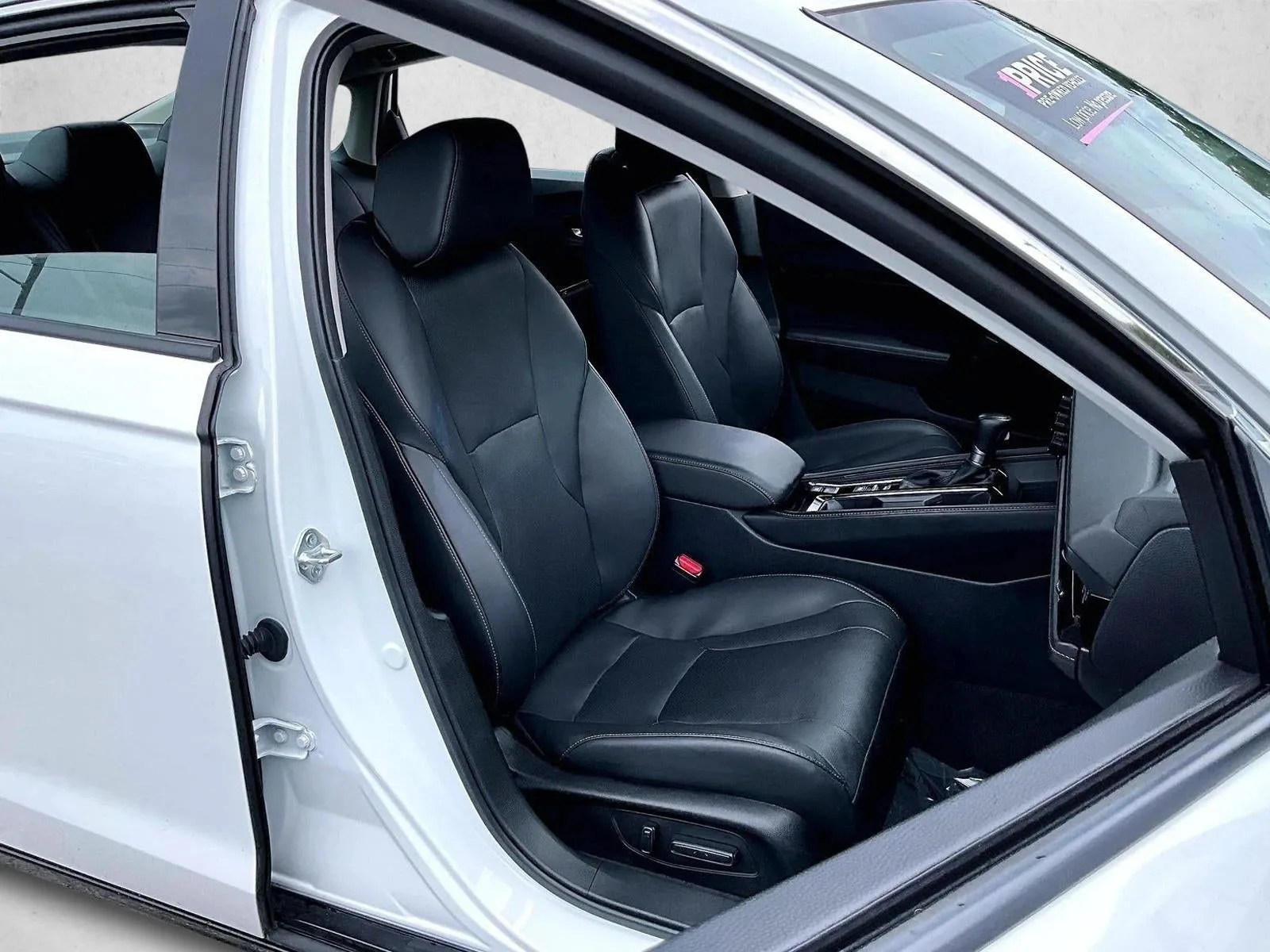 2025 Honda Accord Hybrid Touring photo 9