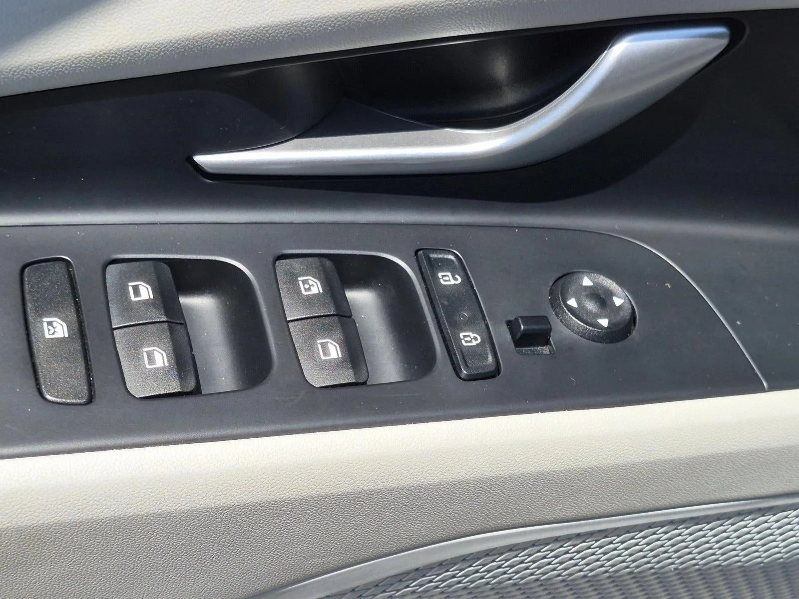 2023 Hyundai ELANTRA Limited IVT photo 10