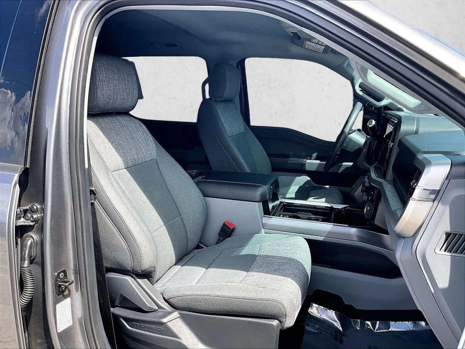 2024 Ford F-350 XLT photo 9