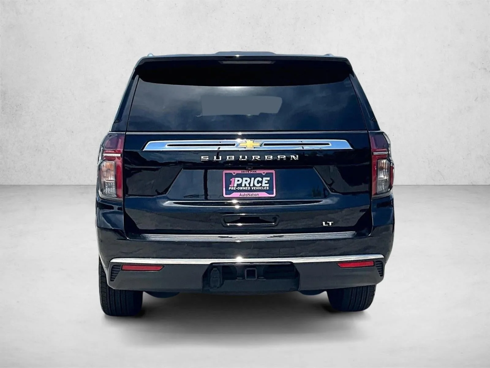 2024 Chevrolet Suburban LT photo 3