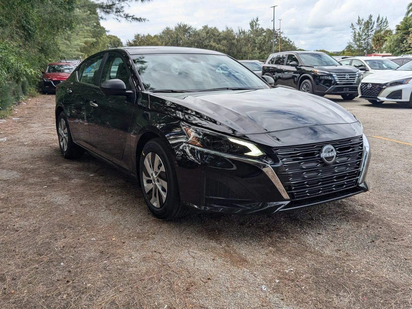 2025 Nissan Altima S FWD photo 6