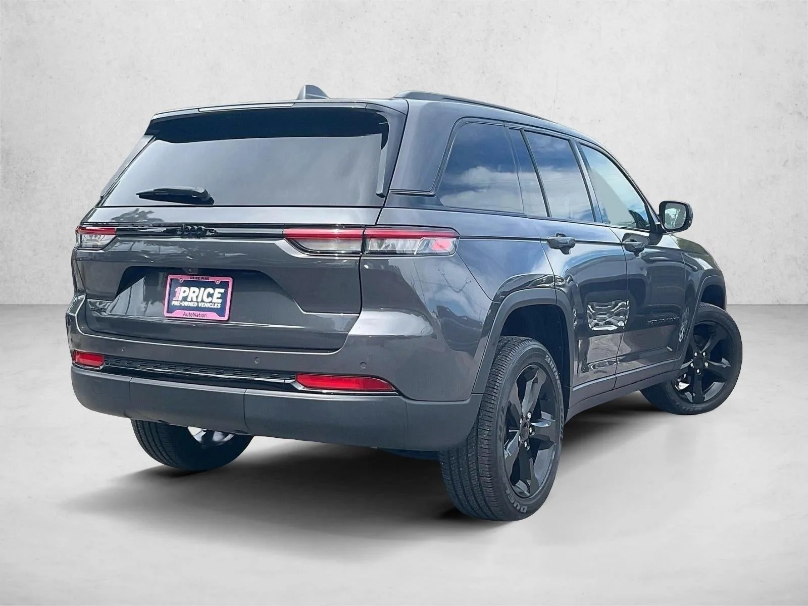 2023 Jeep Grand Cherokee Altitude 4x4 photo 2