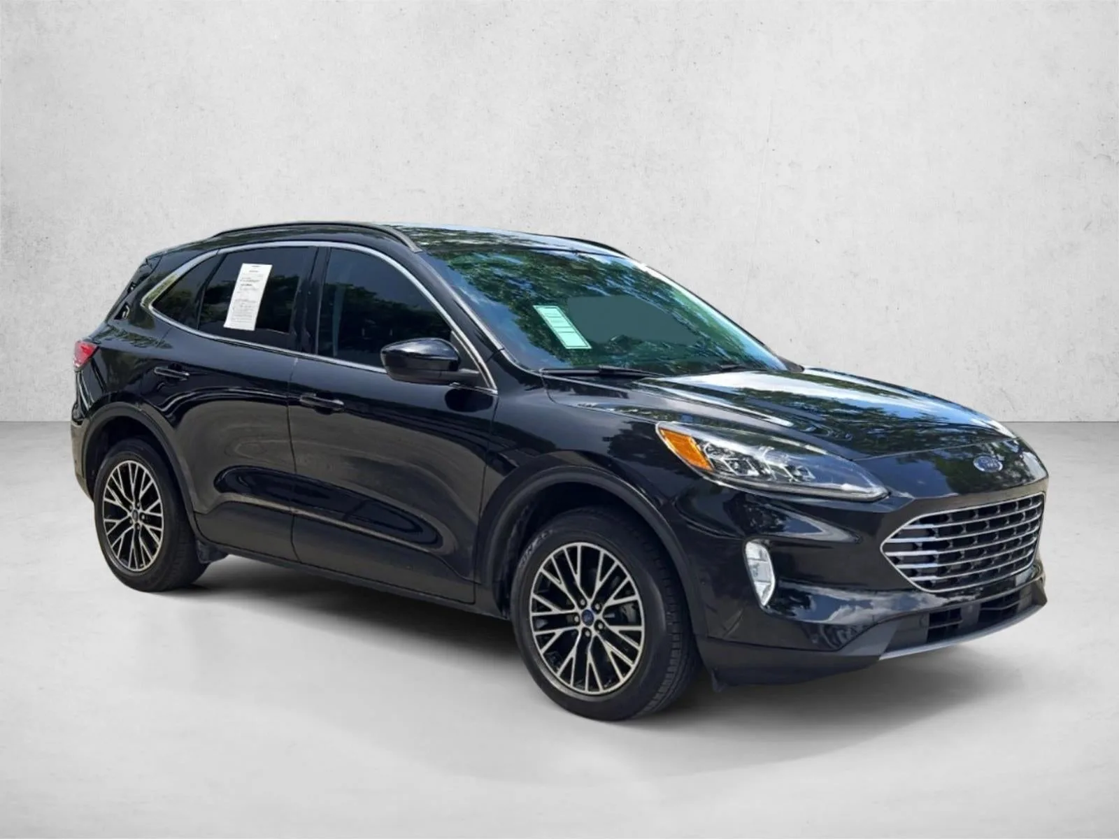 2022 Ford Escape Titanium Plug-In Hybrid FWD photo 7