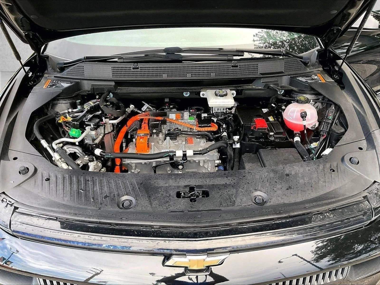 2024 Chevrolet Equinox EV 2LT photo 11