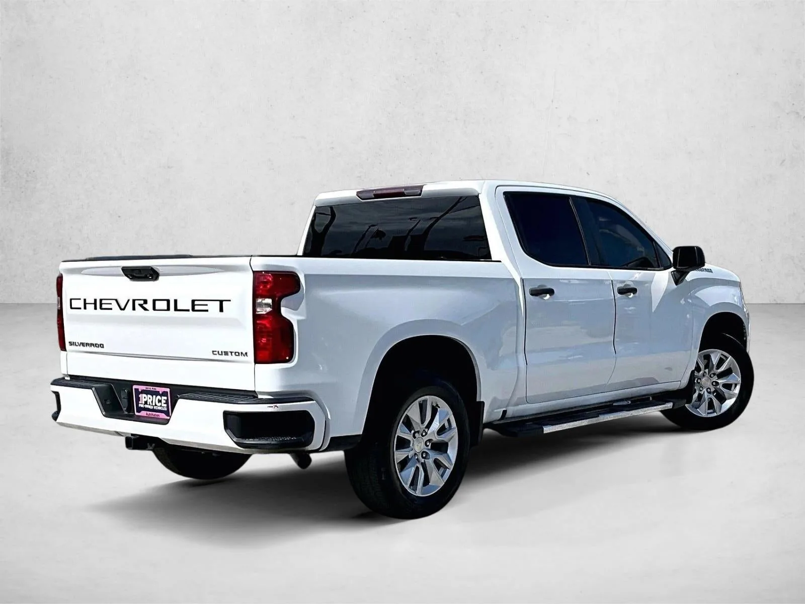 2023 Chevrolet Silverado 1500 Custom photo 2