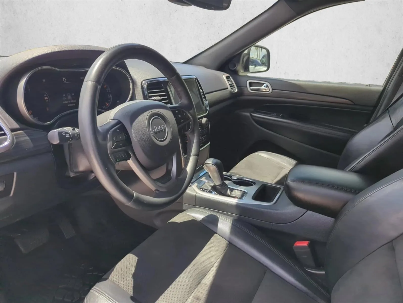 2019 Jeep Grand Cherokee Altitude 4x2 photo 5