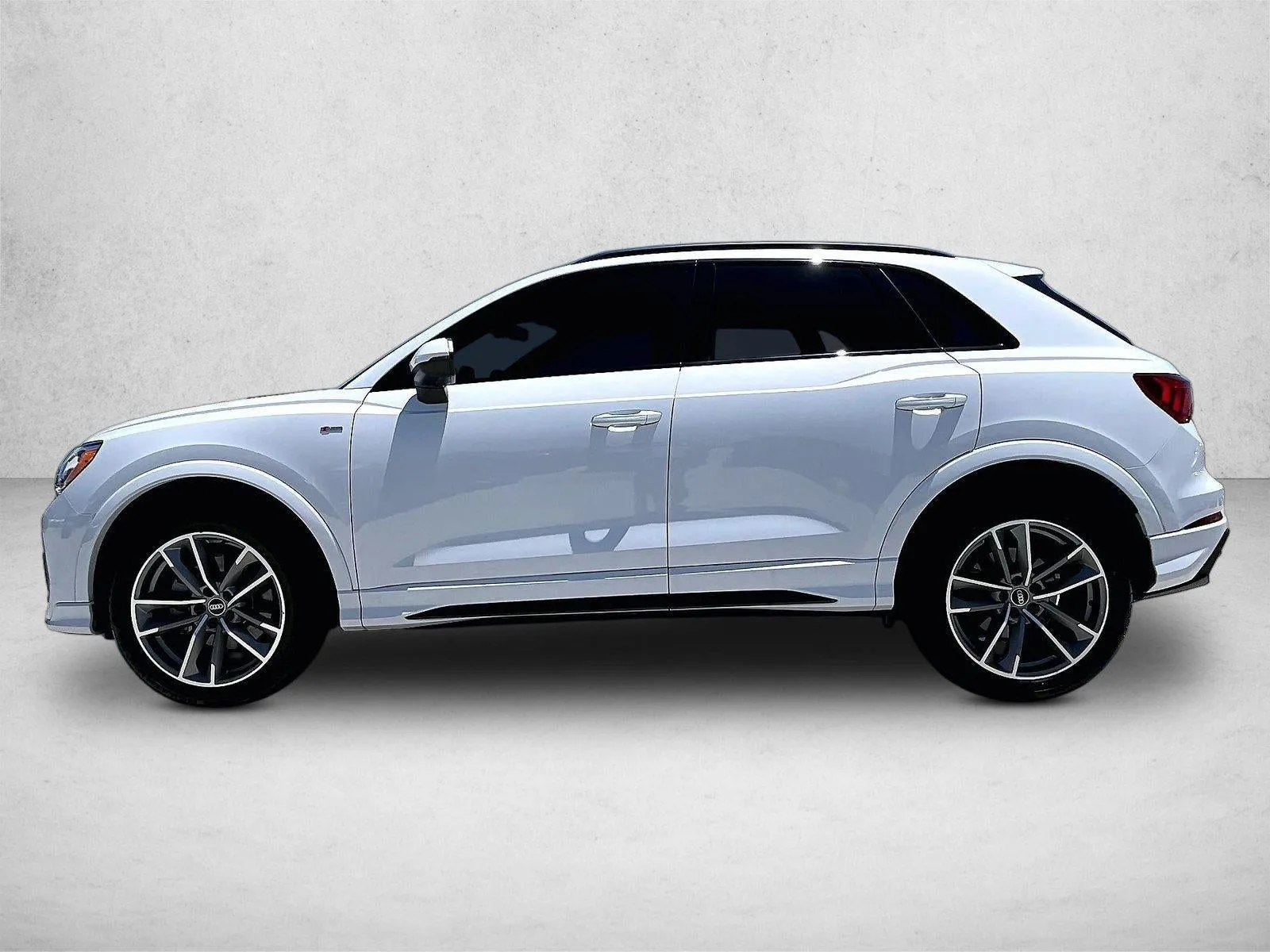 2022 Audi Q3 S line Premium 45 TFSI quattro photo 5