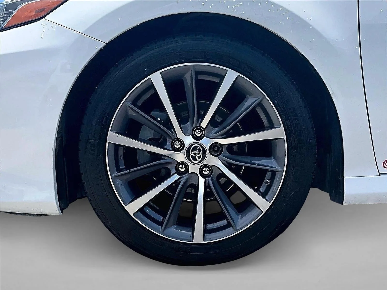 2022 Toyota Camry LE photo 10