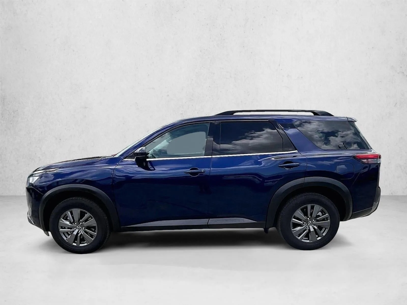 2022 Nissan Pathfinder SV 2WD photo 6