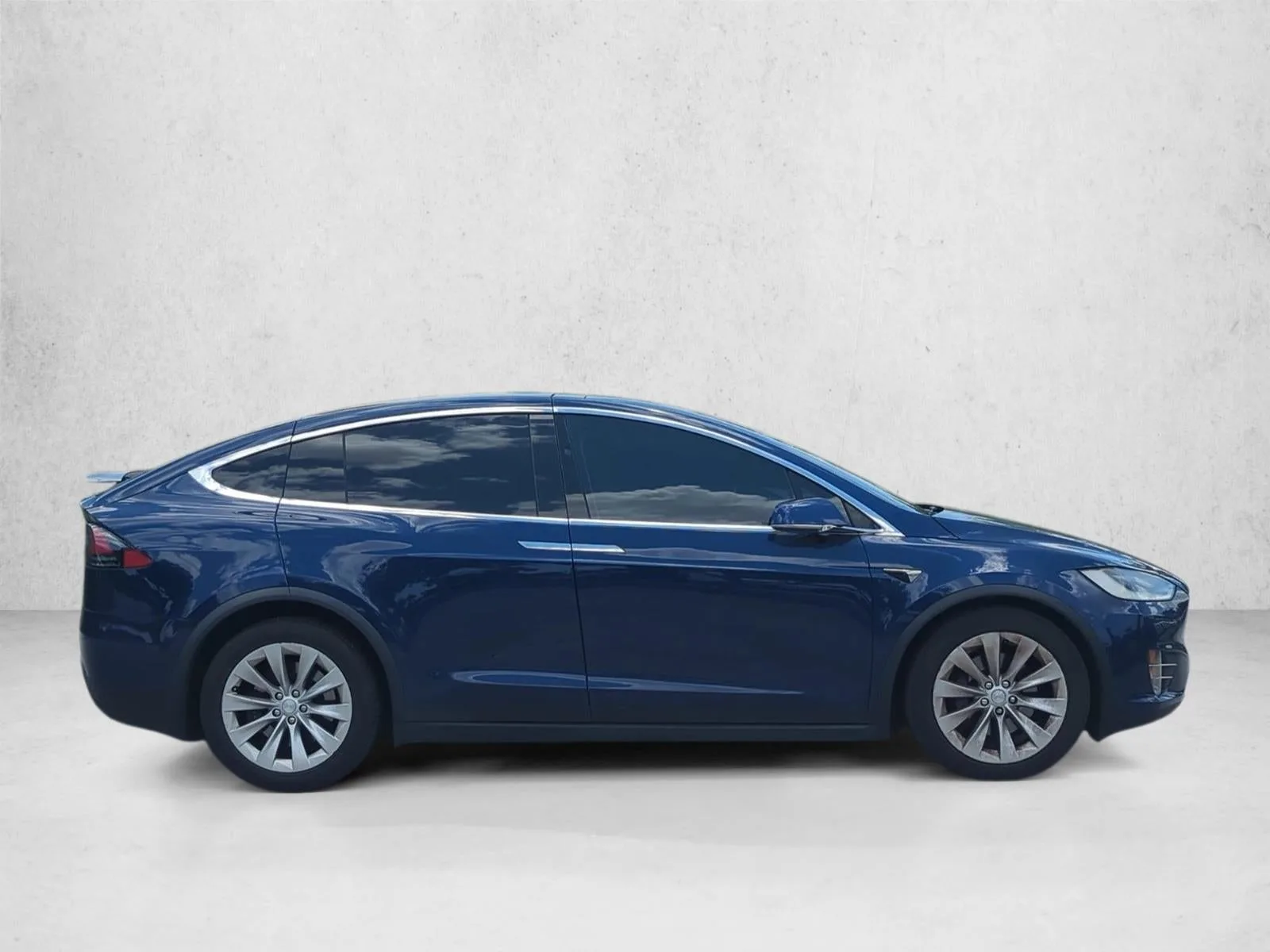 2018 Tesla Model X 75D AWD photo 4