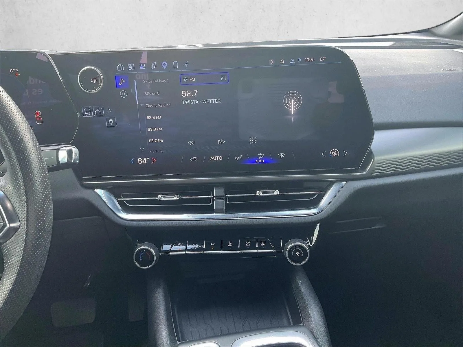 2025 Chevrolet Equinox EV LT photo 8