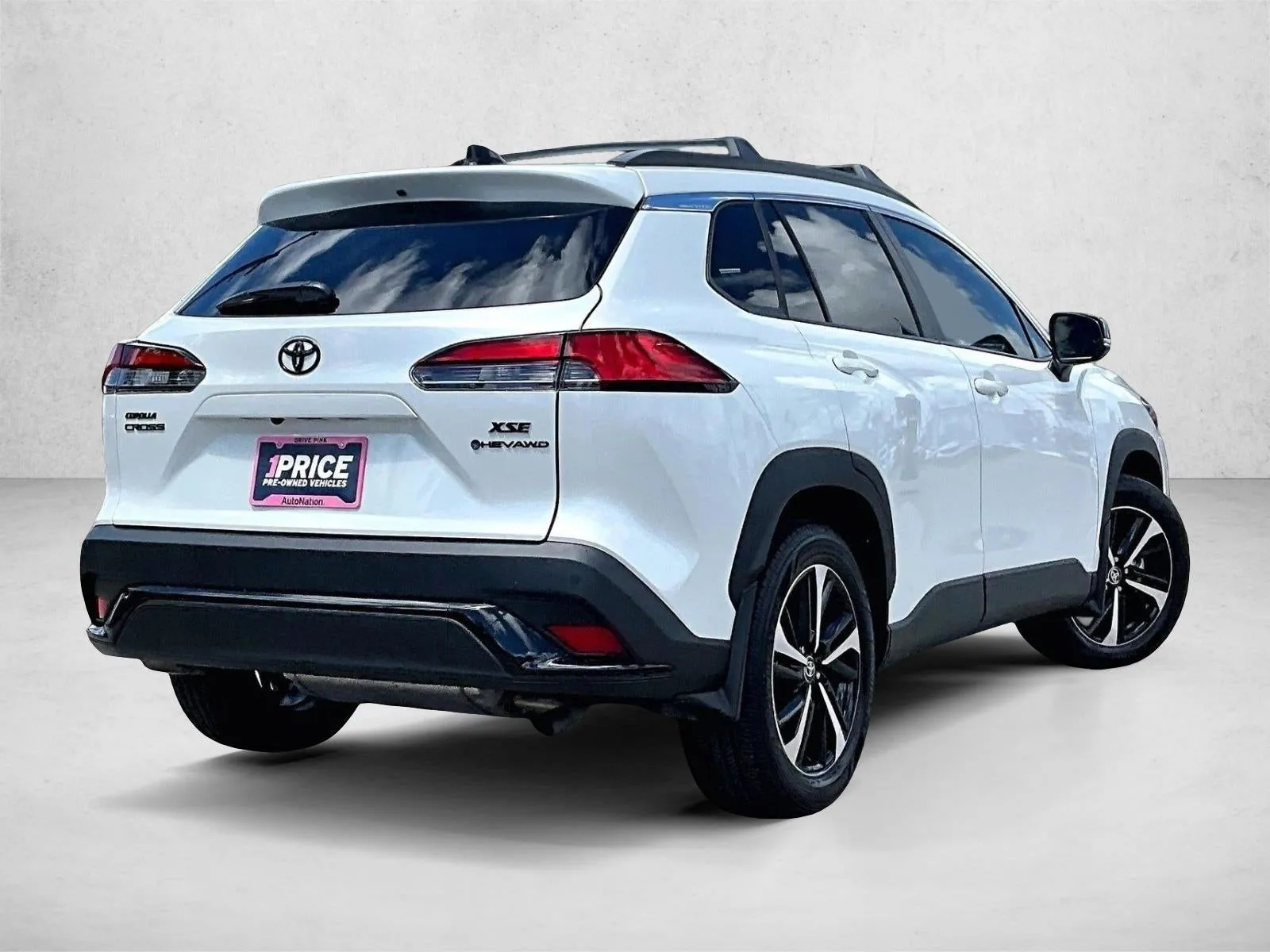 2025 Toyota Corolla Cross Hybrid XSE photo 2