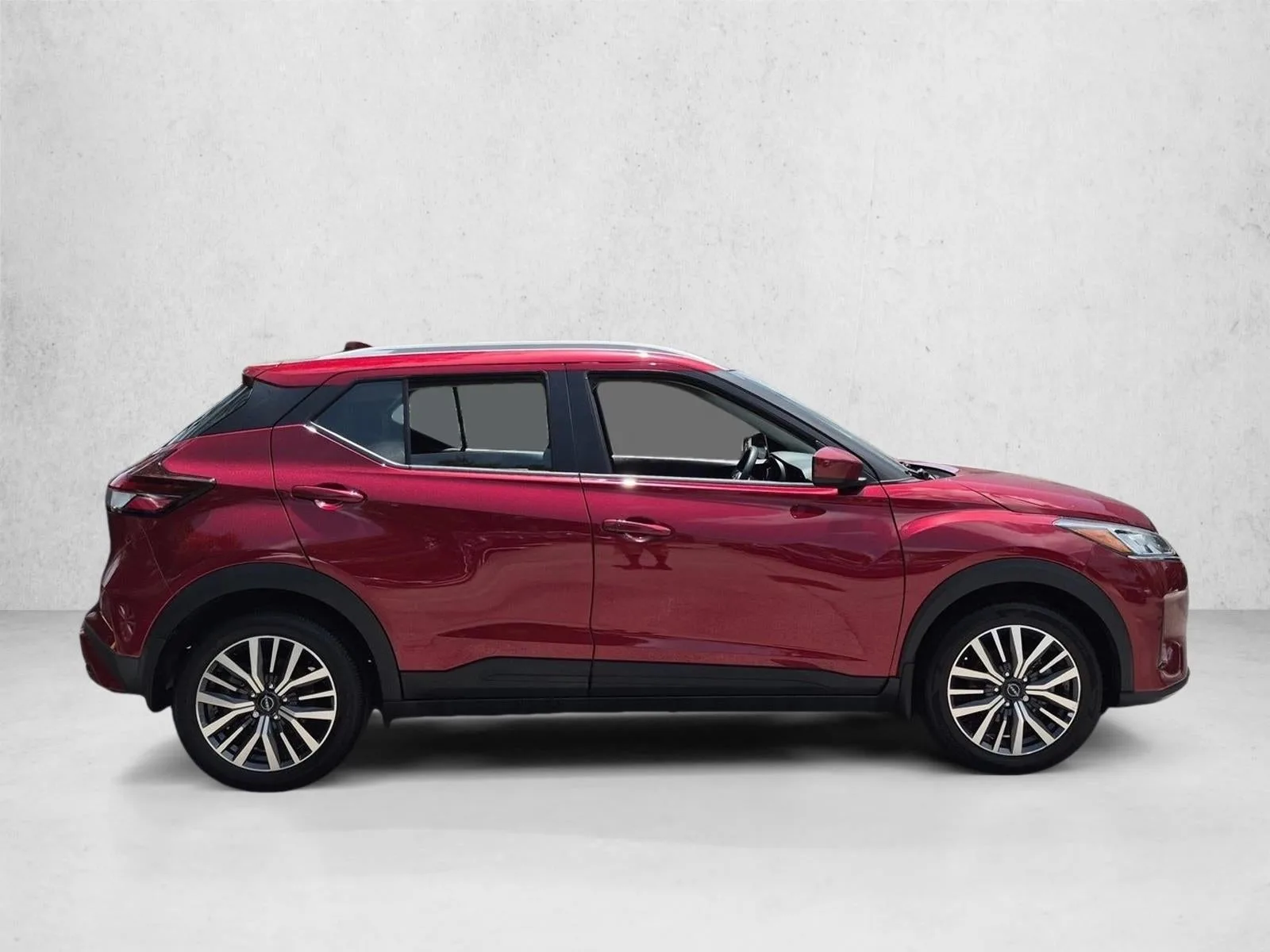 2023 Nissan Kicks SV FWD photo 4