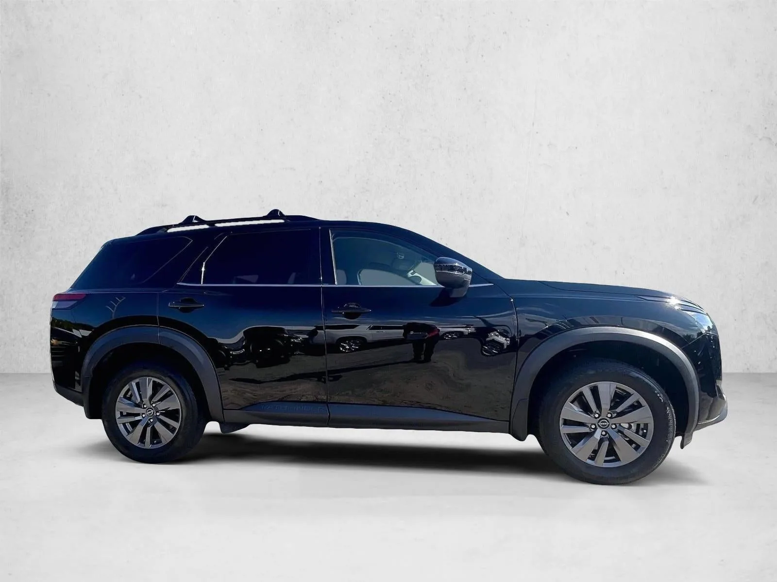 2024 Nissan Pathfinder SV FWD photo 5