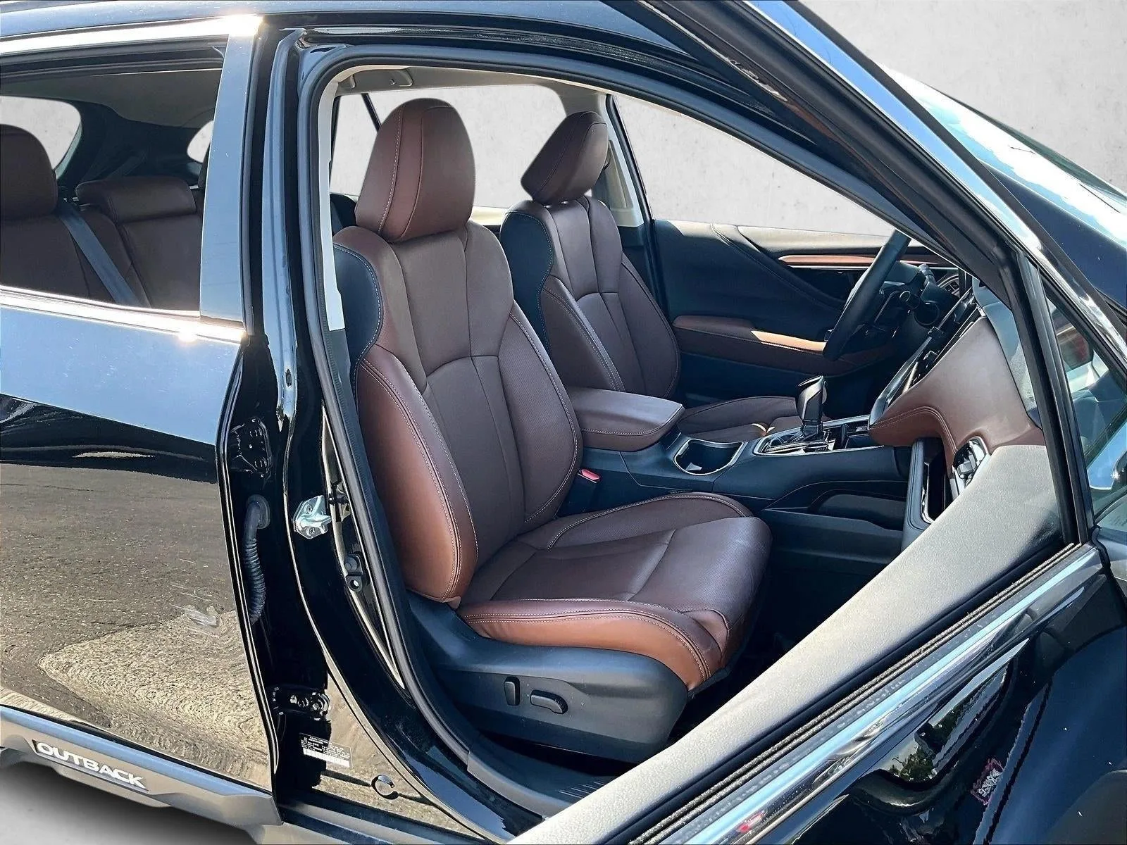 2025 Subaru Outback Touring photo 9