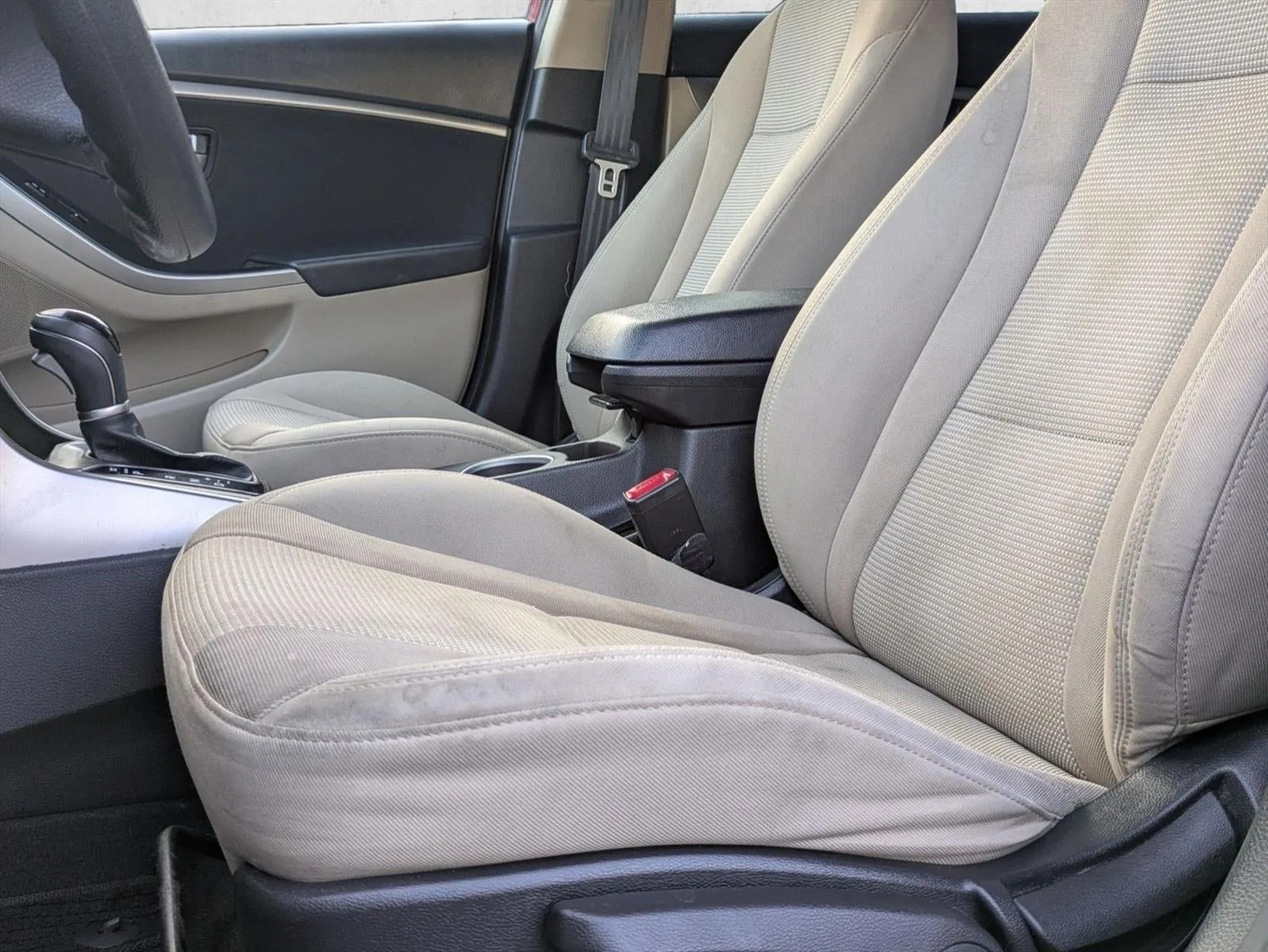 2016 Hyundai ELANTRA GT 5dr HB Auto photo 9