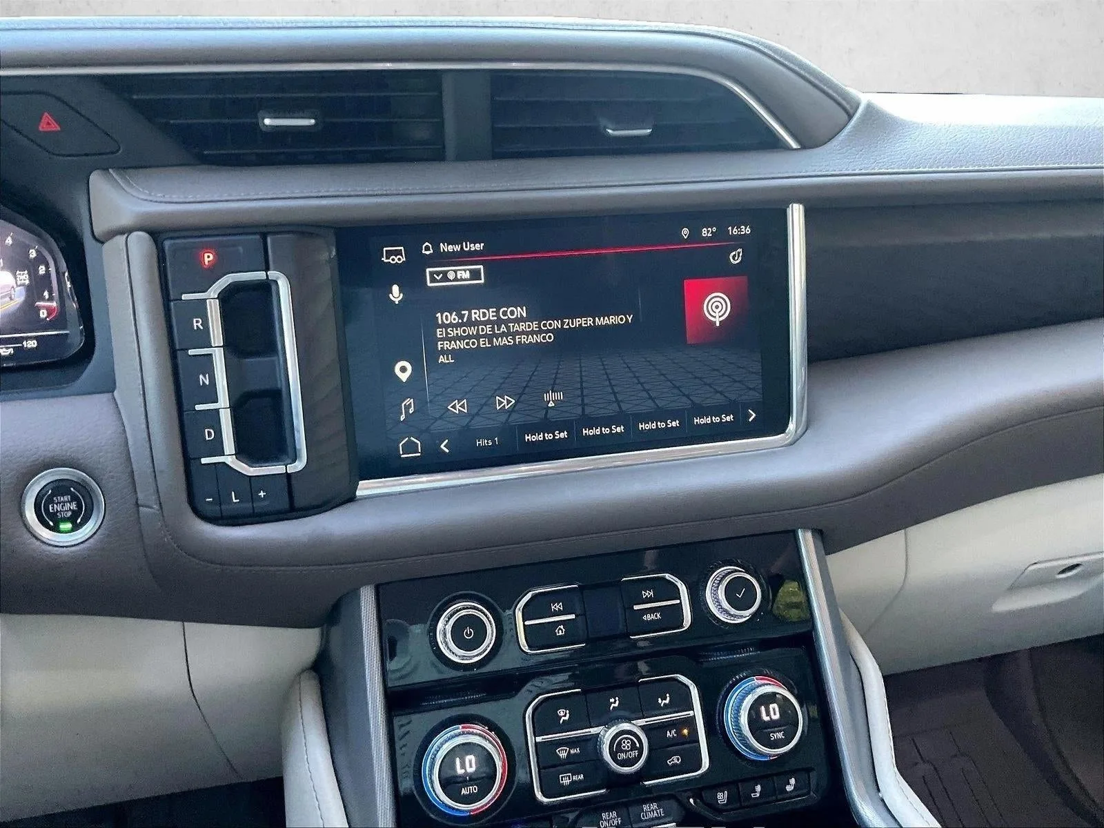 2023 GMC Yukon Denali photo 8