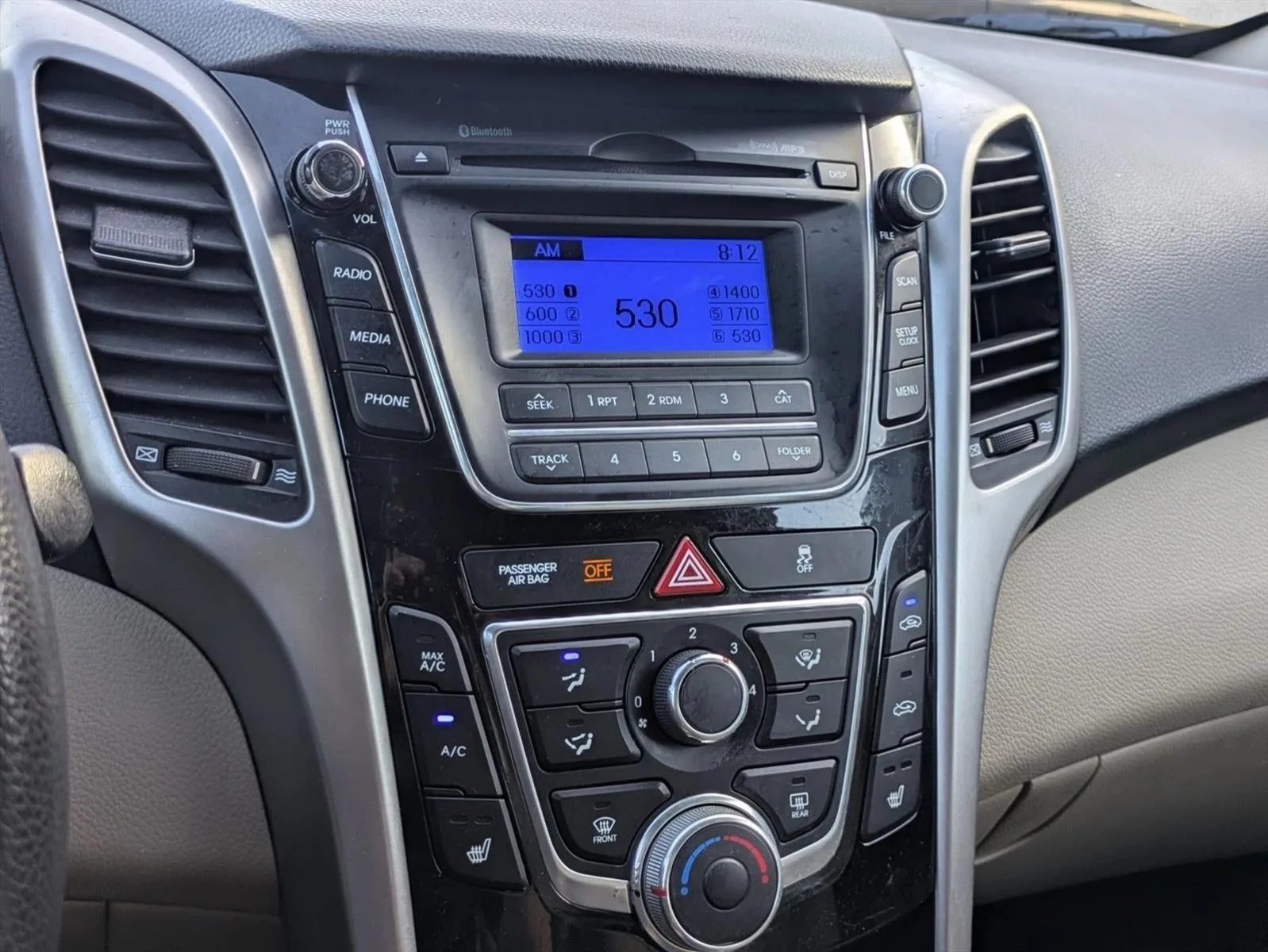 2016 Hyundai ELANTRA GT 5dr HB Auto photo 8