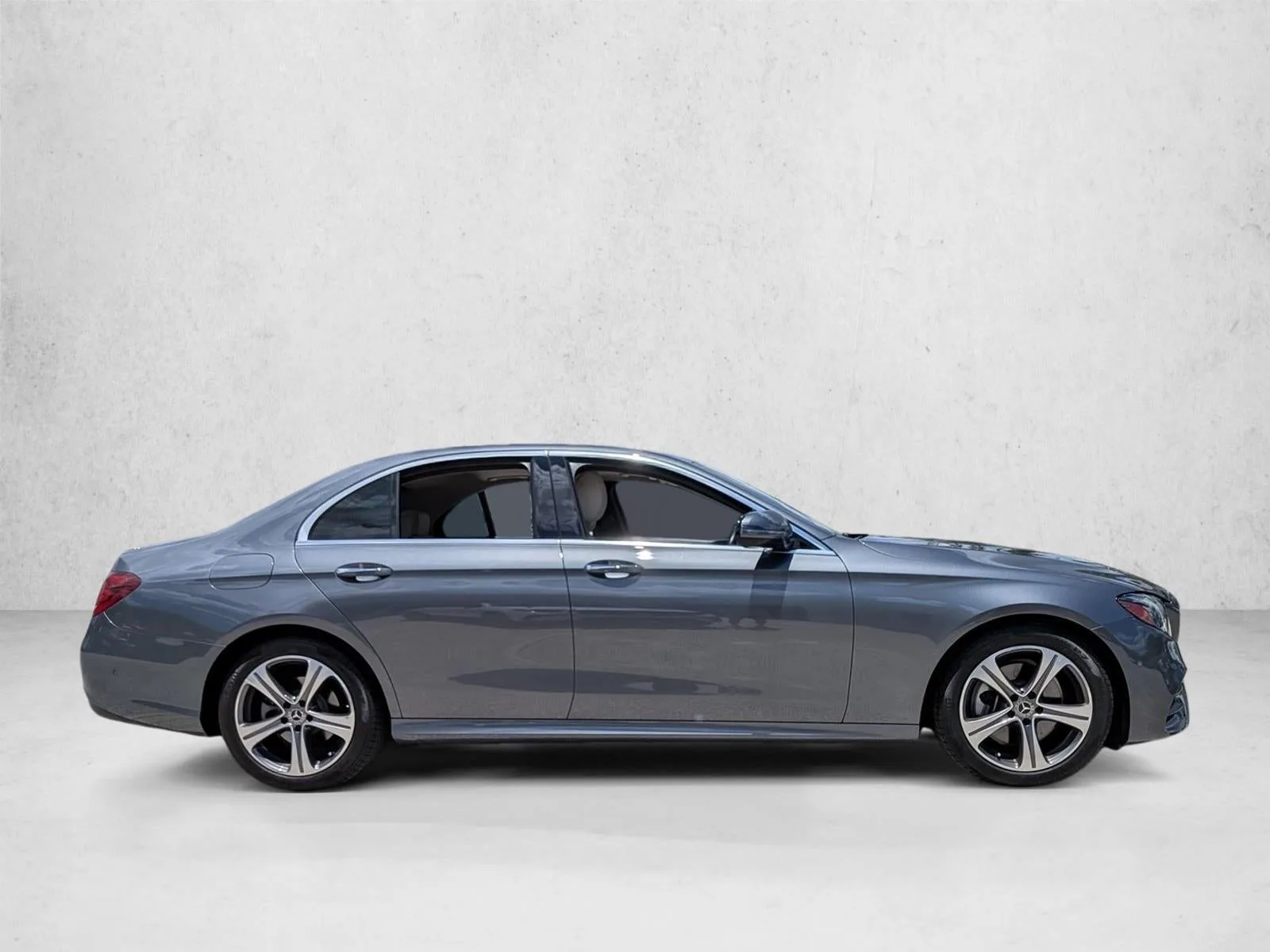 2018 Mercedes-Benz E-Class E 300 RWD Sedan photo 4