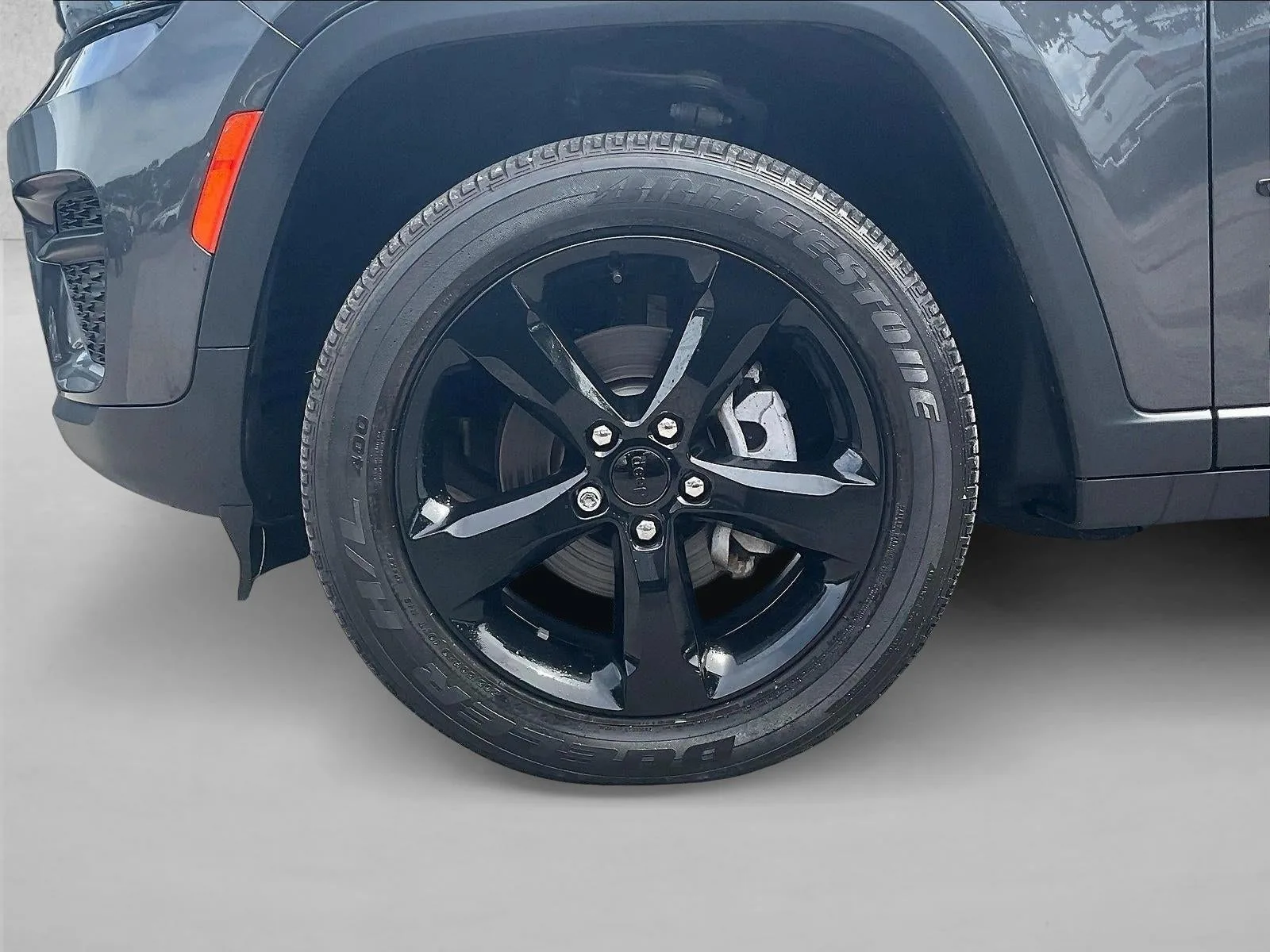 2023 Jeep Grand Cherokee Altitude 4x4 photo 10