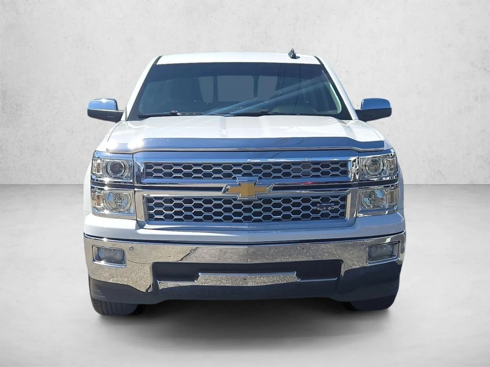 2015 Chevrolet Silverado 1500 LTZ photo 2
