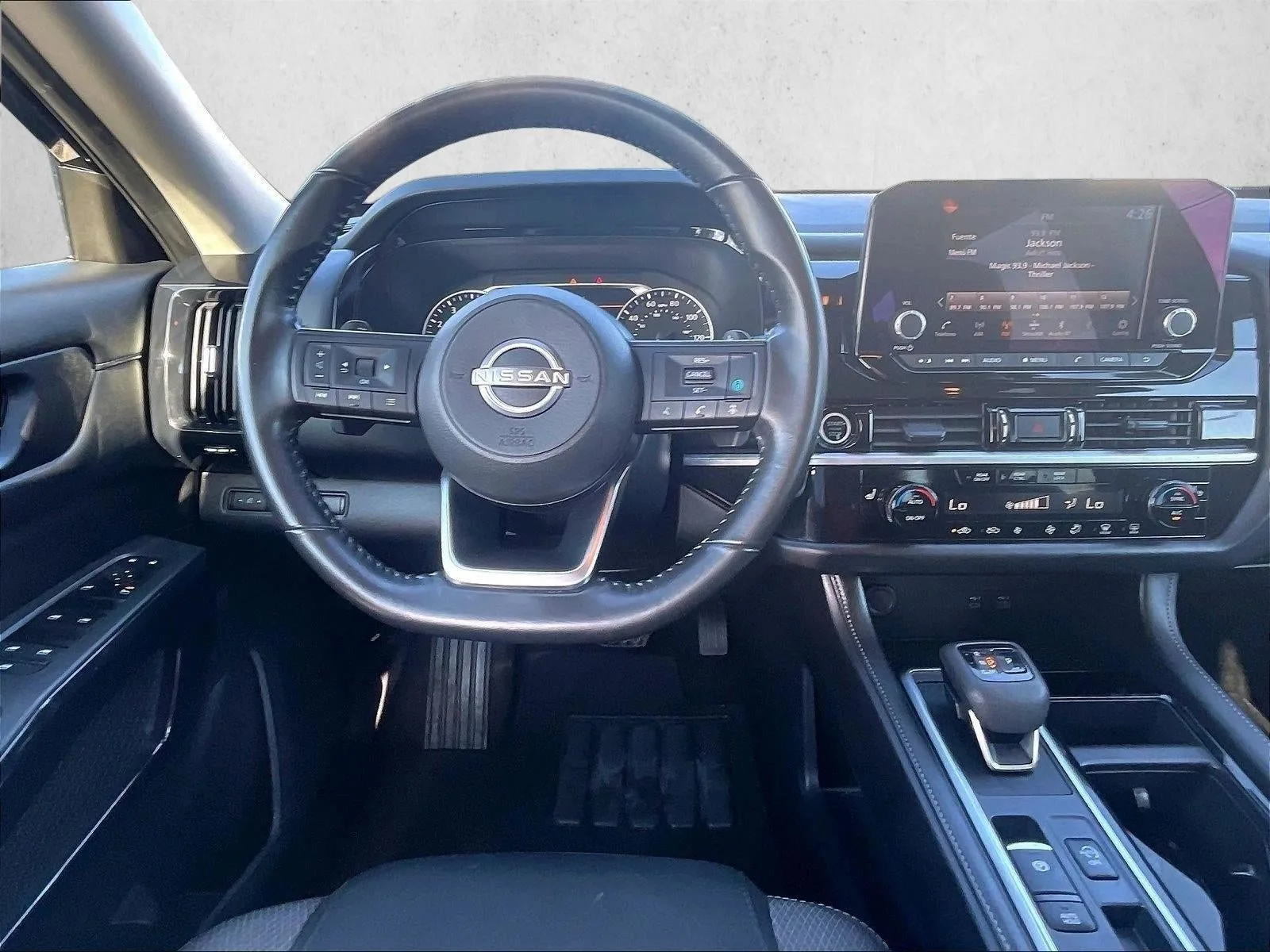 2024 Nissan Pathfinder SV FWD photo 7