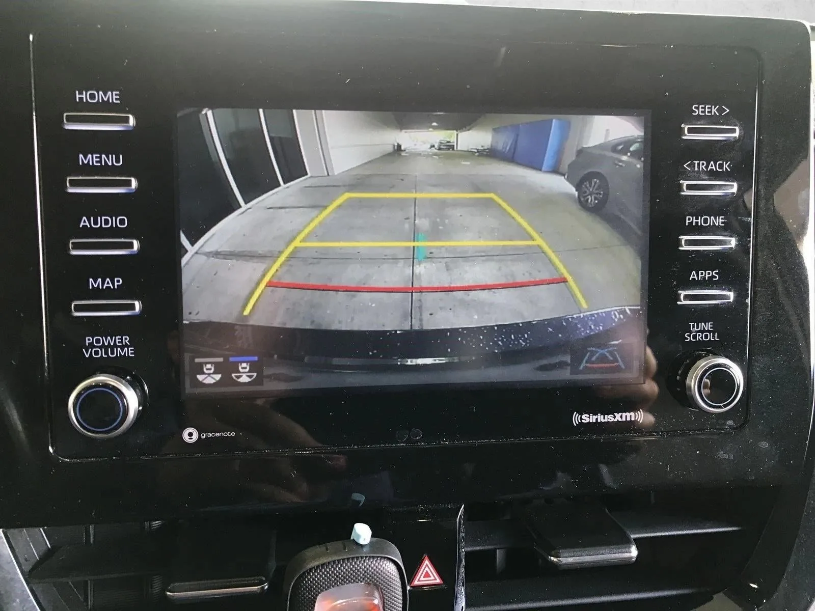 2022 Toyota Camry SE Auto (SE) photo 11